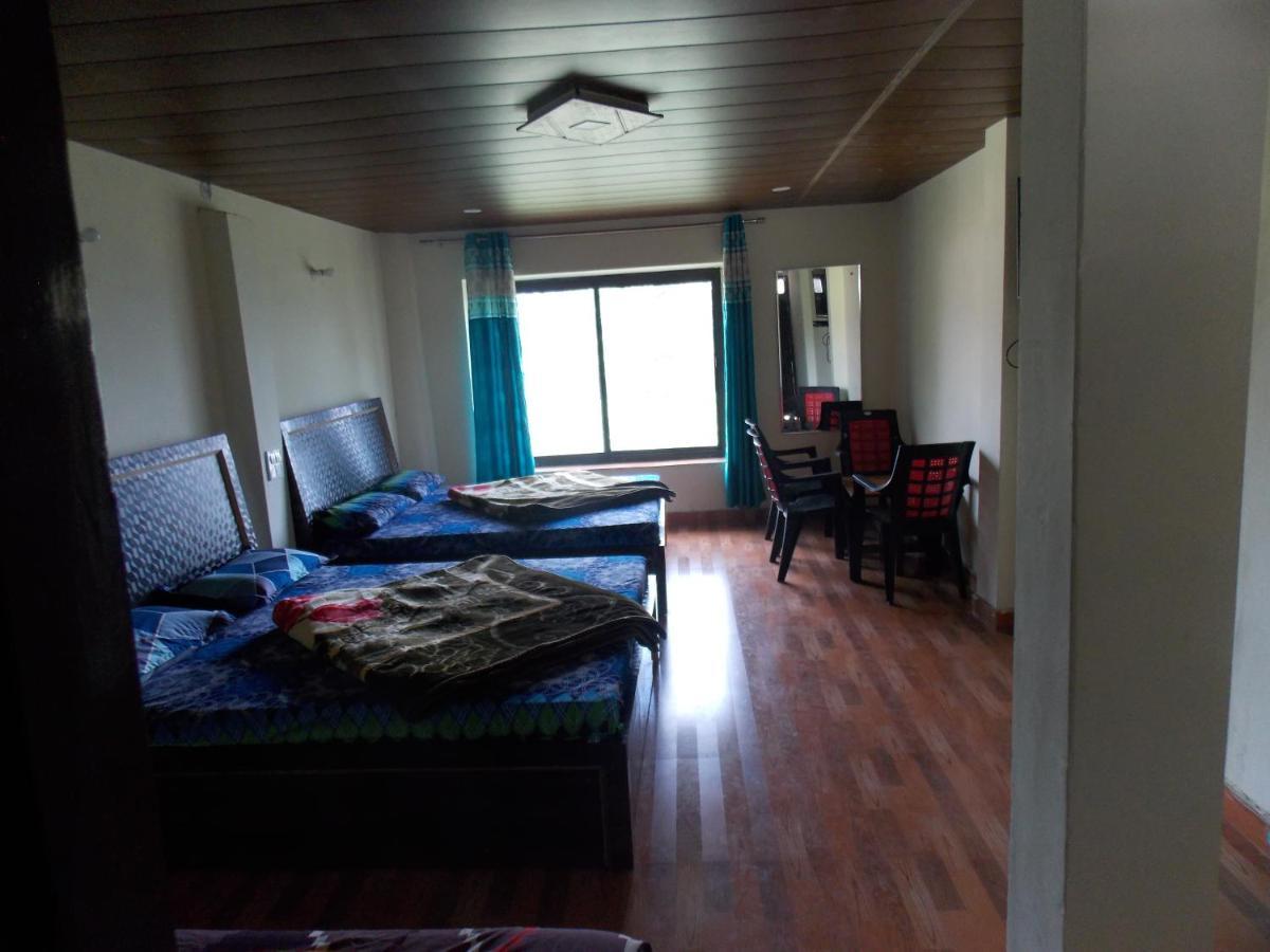 Midway Restaurants & Guest House Dhanaulti Exterior foto
